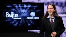 Dhani Harrison presenterer The Beatles: Rock Band (Foto: Kevork Djansezian/Scanpix/AFP)