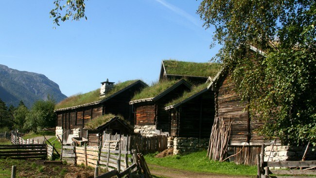 Tun på Sogn folkemuseum (Foto: Kjell Arvid Stølen/NRK) Tun på Sogn folkemuseum (Foto: Kjell Arvid Stølen/NRK)