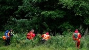 Frivillige fra Røde Kors i leteaksjon Frivillige fra Røde Kors i leteaksjon