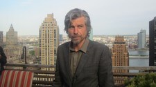 Karl Ove Knausgård lanseres i USA (Foto: Jon Gelius/NRK) Karl Ove Knausgård lanseres i USA (Foto: Jon Gelius/NRK)