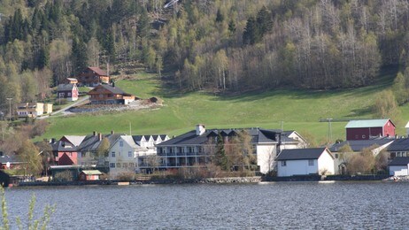 Raftevolds Hotell på Grodås i Hornindal (Foto: Ottar Starheim/NRK)