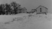 Øksnes: Alsvåg Hovedgård - Fra Alsvåg Hovedgård 1968, Øksnes i Vesterålen. Med eierne, Regine og Rolf Paulsen, og konservator Eivind Thorsvik. Reporter: Bjørn Haga.
OBS: LIGGER UTE I NRK NORDLAND FYLKESLEKSIKON!