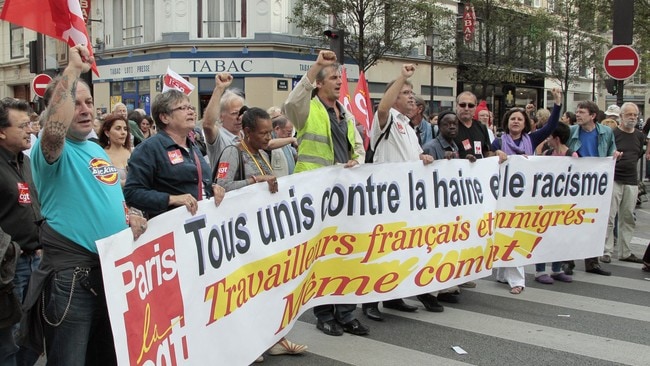 Demonstrasjon mot fremmedfrykt i Frankrike (Foto: JACQUES DEMARTHON/Afp) Demonstrasjon mot fremmedfrykt i Frankrike (Foto: JACQUES DEMARTHON/Afp)