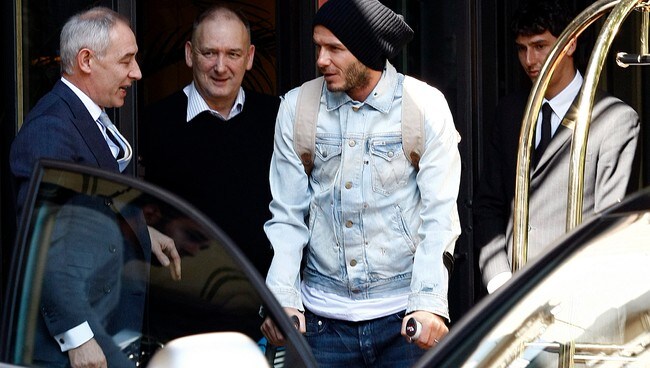 David Beckham på krykker (Foto: Alessandro Garofalo/Scanpix/Reuters) David Beckham på krykker (Foto: Alessandro Garofalo/Scanpix/Reuters)