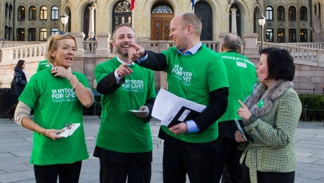Nordmenn gir så det monner (Foto: Roald, Berit/Scanpix)