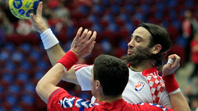 Kroatia mot Serbia (Foto: RADU SIGHETI/Reuters)