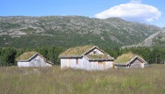 Bleskestadmoen ligger fint til på moen