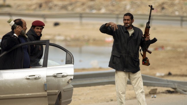 Libyske opprørskjempere i Benghazi (Foto: PATRICK BAZ/Afp) Libyske opprørskjempere i Benghazi (Foto: PATRICK BAZ/Afp)