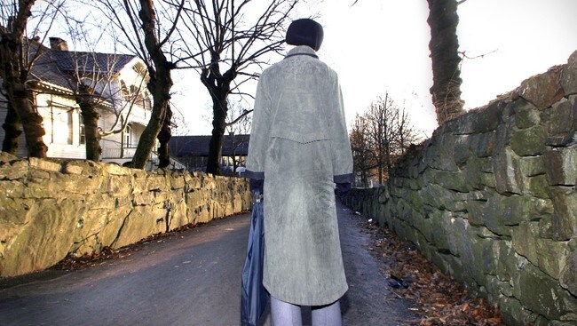 Eldre kvinne går tur alene. (Scanpix) Eldre kvinne går tur alene. (Scanpix)