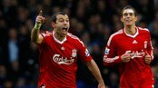 Javier Mascherano jubler sammen med Daniel Agger (t.h.).