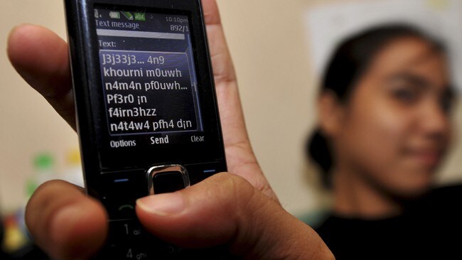 Mobilbruk (Foto: AFP PHOTO/NOEL CELIS/AFP)