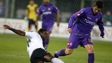 Alexander Tettey og Adrian Mutu (Foto: Alessandra Tarantino/AP)