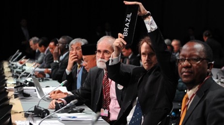 Brasil stanser åpningen av høynivådelen (Foto: IISD/Earth Negotiations Bulletin) Brasil stanser åpningen av høynivådelen (Foto: IISD/Earth Negotiations Bulletin)