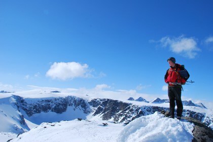Vid utsikt mot Jotunheimen fra toppvarden