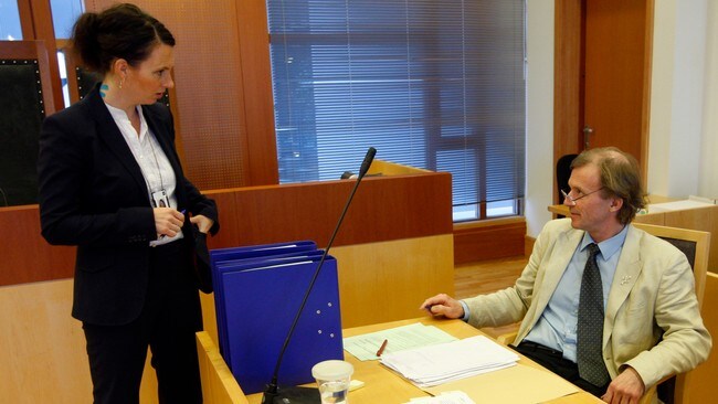 Fengslingsmøte av terrorsiktet somalier. Forsvarer Frode Sulland og PST-advokat Hanne Karoline Staff (Foto: Åserud, Lise/SCANPIX)