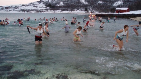 Isbadere i sjøen Isbadere i sjøen