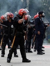 Demonstrasjoner i Kuala Lumpur i Malaysia (Foto: TIM CHONG/Reuters) Demonstrasjoner i Kuala Lumpur i Malaysia (Foto: TIM CHONG/Reuters)