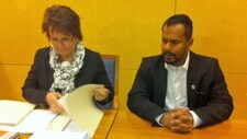 Forsvarer Eivor Øen og Kaled Ahmed (Foto: Ola Bjørlo Strande/NRK) Forsvarer Eivor Øen og Kaled Ahmed (Foto: Ola Bjørlo Strande/NRK)