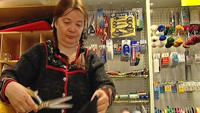 Inga Porsanger kritiserer Sametingets duodjiavtale (Foto: Lasse Østmo/NRK)
