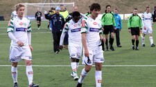 Skuffede Løv-Ham-spillere etter kamp mot Sandnes Ulf (Foto: Roy Hilmar Svendsen/NRK)