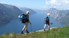 På kanten av lysefjorden (Foto: Njål Vadla/ Den Norske Turistforening) På kanten av lysefjorden (Foto: Njål Vadla/ Den Norske Turistforening)