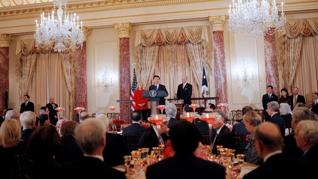 Joe Biden, Xi Jinping, Hillary Cllnton (Foto: Charles Dharapak/Ap) Joe Biden, Xi Jinping, Hillary Cllnton (Foto: Charles Dharapak/Ap)