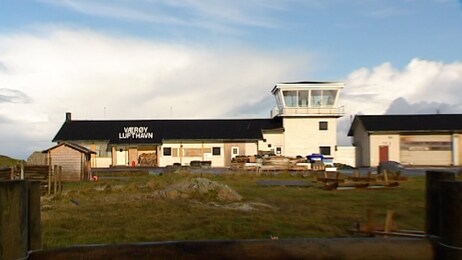 Værøy Lufthavn (Foto: Dan Henrik Klaussen/NRK) Værøy Lufthavn (Foto: Dan Henrik Klaussen/NRK)