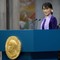 Aung San Suu Kyi holdt i dag sitt Nobelforedrag, 21 år på overtid. Aung San Suu Kyi holdt i dag sitt Nobelforedrag, 21 år på overtid.
