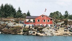 Folskom søndag ved Røyningsbu i Karmøyheiene