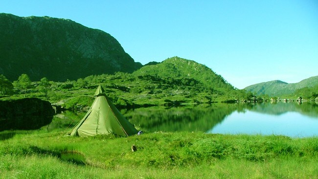 Nordhordland, lavvo (Foto: Bjørn-Olav Hagesether/Den Norske Turistforening) Nordhordland, lavvo (Foto: Bjørn-Olav Hagesether/Den Norske Turistforening)