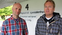 Rune Peersen og Edgar Sundbø, Sørlandet Sykehus (Foto: Eirik Damsgaard/NRK) Rune Peersen og Edgar Sundbø, Sørlandet Sykehus (Foto: Eirik Damsgaard/NRK)