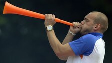 Wesley Sneijder med vuvuzela (Foto: JOHN THYS/Afp) Wesley Sneijder med vuvuzela (Foto: JOHN THYS/Afp)