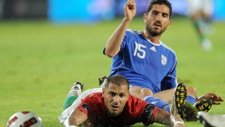 Portugals Ricardo Quaresma og Kypros' Marios Nikolaou (Foto: Paulo Duarte/Ap)
