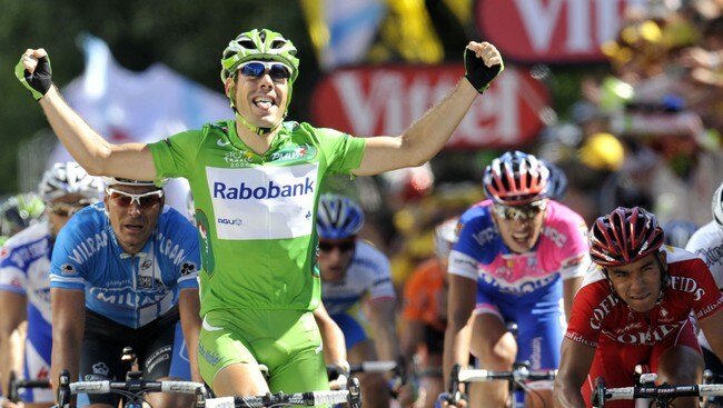 Oscar Freire vinner den 14. etappen. (Foto: PATRICK HERTZOG/AFP) Oscar Freire vinner den 14. etappen. (Foto: PATRICK HERTZOG/AFP)