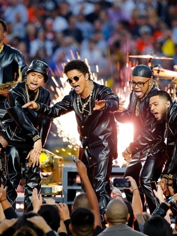  NFL SUPER BOWL / bruno mars Performs during half-time at the NFL's Super Bowl 50 football game between the Carolina Panthers and the Denver Broncos in Santa Clara 