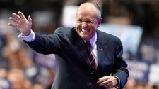 Rudy Giuliani på Republikanernes landsmøte (Foto: Charles Dharapak/AP) Rudy Giuliani på Republikanernes landsmøte (Foto: Charles Dharapak/AP)