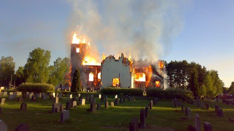 Brannen i Våler kirke (Foto: Knut Sveen/NRK)