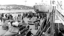 Hvalkokeriet Thorshøvdi legger til kai 1956 (Foto: Børretzen, Sverre A./Scanpix)
