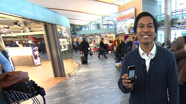 FBIs programleder Christian Strand tester reiseapper (Foto: Petter Nielsen/NRK) FBIs programleder Christian Strand tester reiseapper (Foto: Petter Nielsen/NRK)