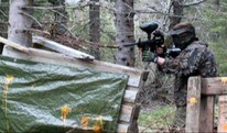 Video I Alstahaug løser de politiske konflikter med Paintball (Foto: Nyhetsspiller) Video I Alstahaug løser de politiske konflikter med Paintball (Foto: Nyhetsspiller)