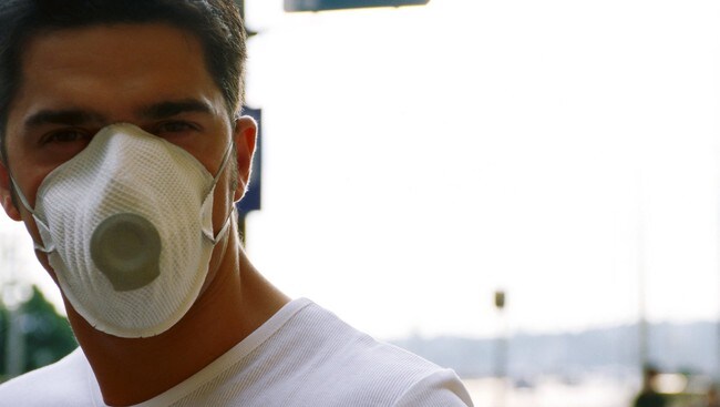Mann med maske (Foto: www.colourbox.com)