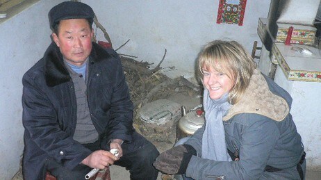 Inger Sunde i Kina. (Foto: Harald Eraker, NRK) Inger Sunde i Kina. (Foto: Harald Eraker, NRK)