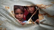 Barn i flyktningeleir etter år etter flommen i Pakistan