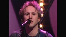 Åge Sten Nilsen som g-sten (NRK) Åge Sten Nilsen som g-sten (NRK)