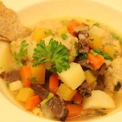 Elgsuppe fra Modum (Foto: Bjørn Olav Nordahl/NRK) Elgsuppe fra Modum (Foto: Bjørn Olav Nordahl/NRK)