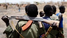 SPLA-soldat i Sør-Sudan (Foto: GORAN TOMASEVIC/Reuters) SPLA-soldat i Sør-Sudan (Foto: GORAN TOMASEVIC/Reuters)