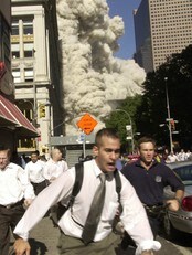 11. september 2001 (Foto: SUZANNE PLUNKETT/AP) 11. september 2001 (Foto: SUZANNE PLUNKETT/AP)