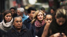Folk på gata i New York (Foto: SPENCER PLATT/Afp) Folk på gata i New York (Foto: SPENCER PLATT/Afp)