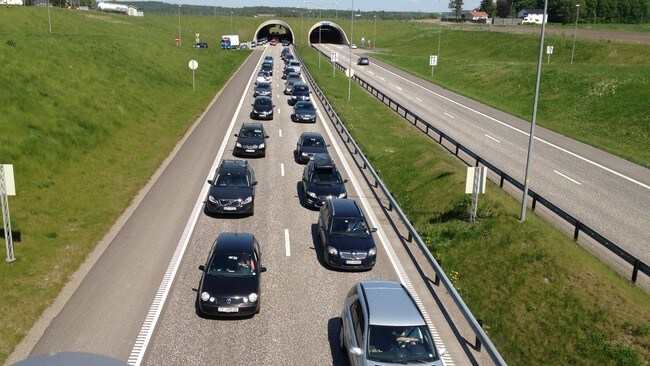 Pinsetrafikk på E18 gjennom Vestfold (Foto: Yngve Tørrestad/NRK)