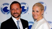 Kronprinsparet i USA - 
Kronprins Haakon og kronprinsesse Mette Marit innlendet i går sin offisielle USA-reise i Houston i Texas. 

De skal blant anne besøke verdens største oljemesse der Norge har vært representert i 40 år.

Kronprinsparets offisielle besøk varer til 9. mai.